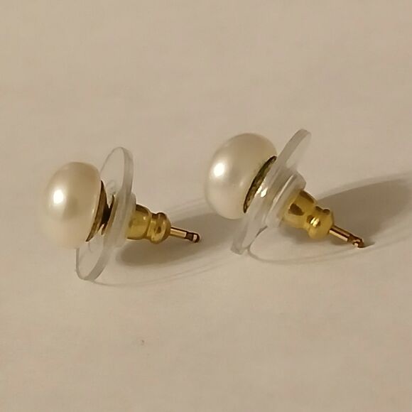 Women's White Bead Stud Minimalist Elegant Earrings - Picture 4 of 7